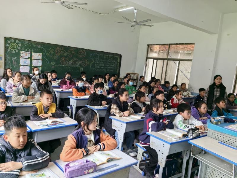 上课照片3.jpg