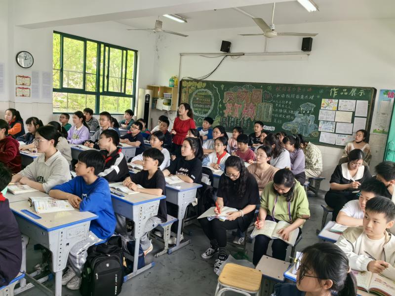 上课照片3.jpg